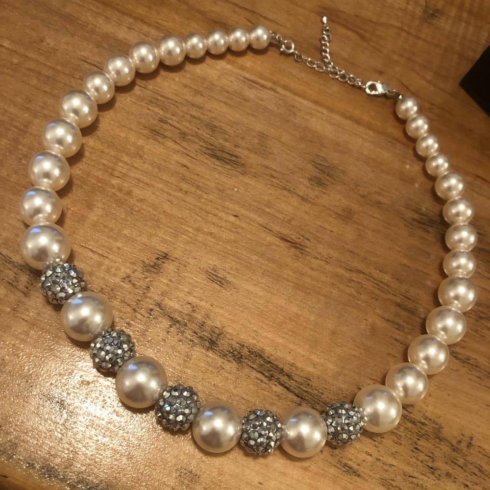 Faux Pearl Necklace - Picture 2 of 3